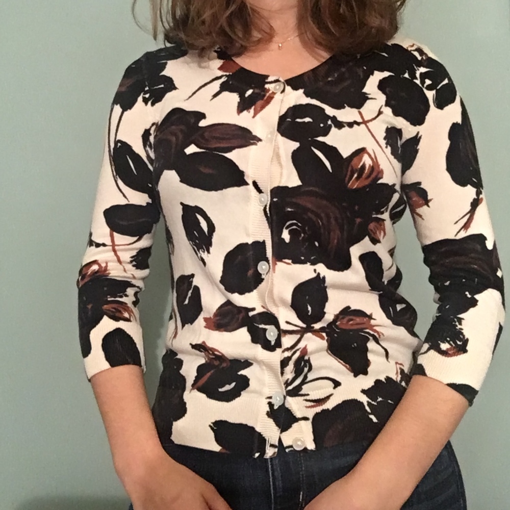 Button down sweater - Picture 2 of 2